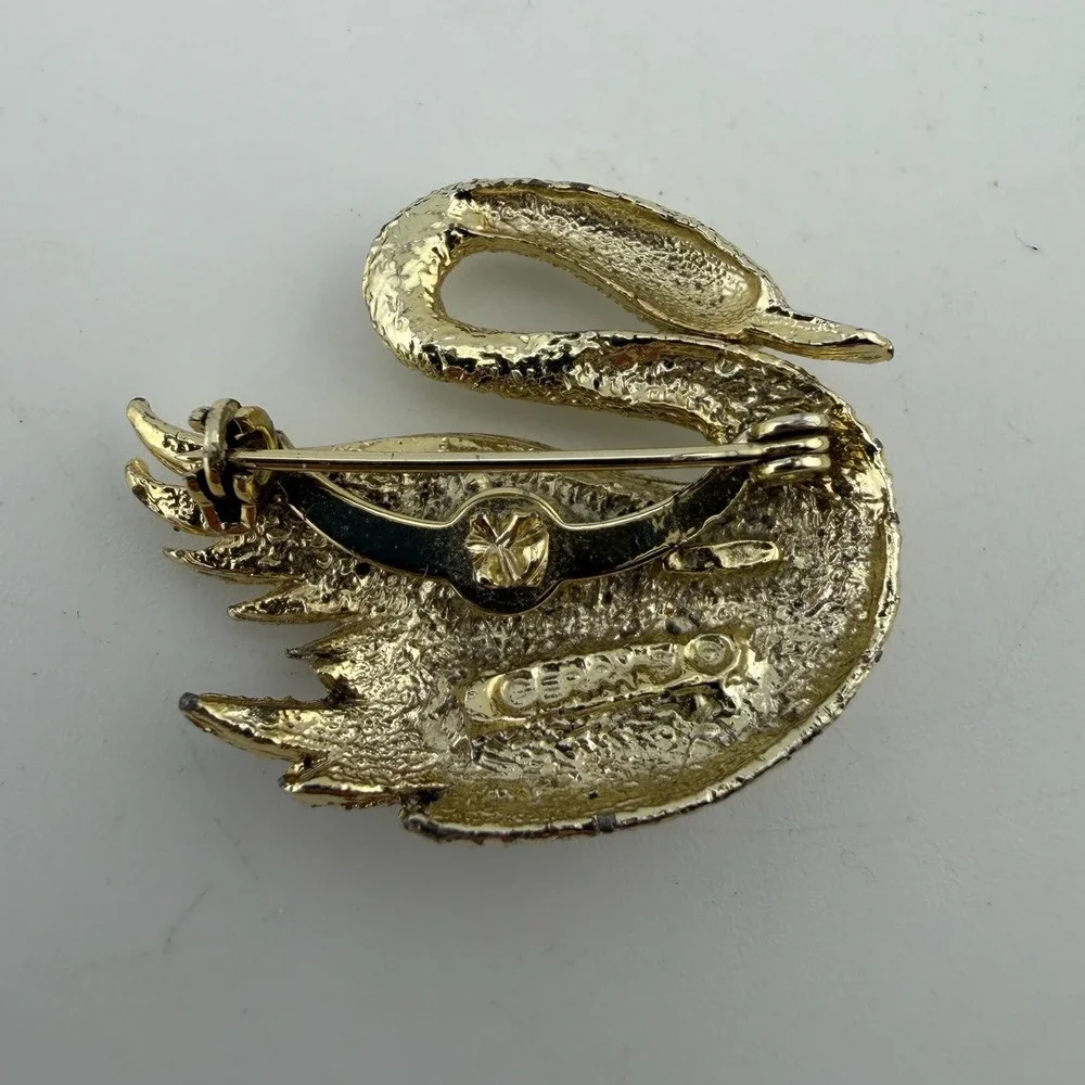 Vintage Gerrys Swan Brooch Small Gold Tone Vintage Textured‎ Figural Animal Pin